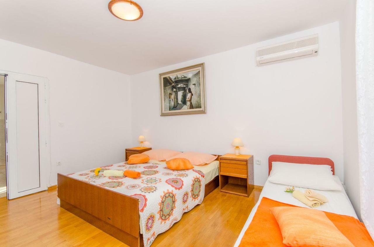 Apartments And Room Sun & Sea ポドゥゴラ エクステリア 写真