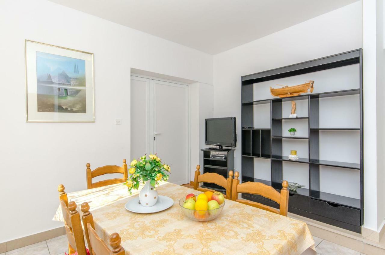 Apartments And Room Sun & Sea ポドゥゴラ エクステリア 写真