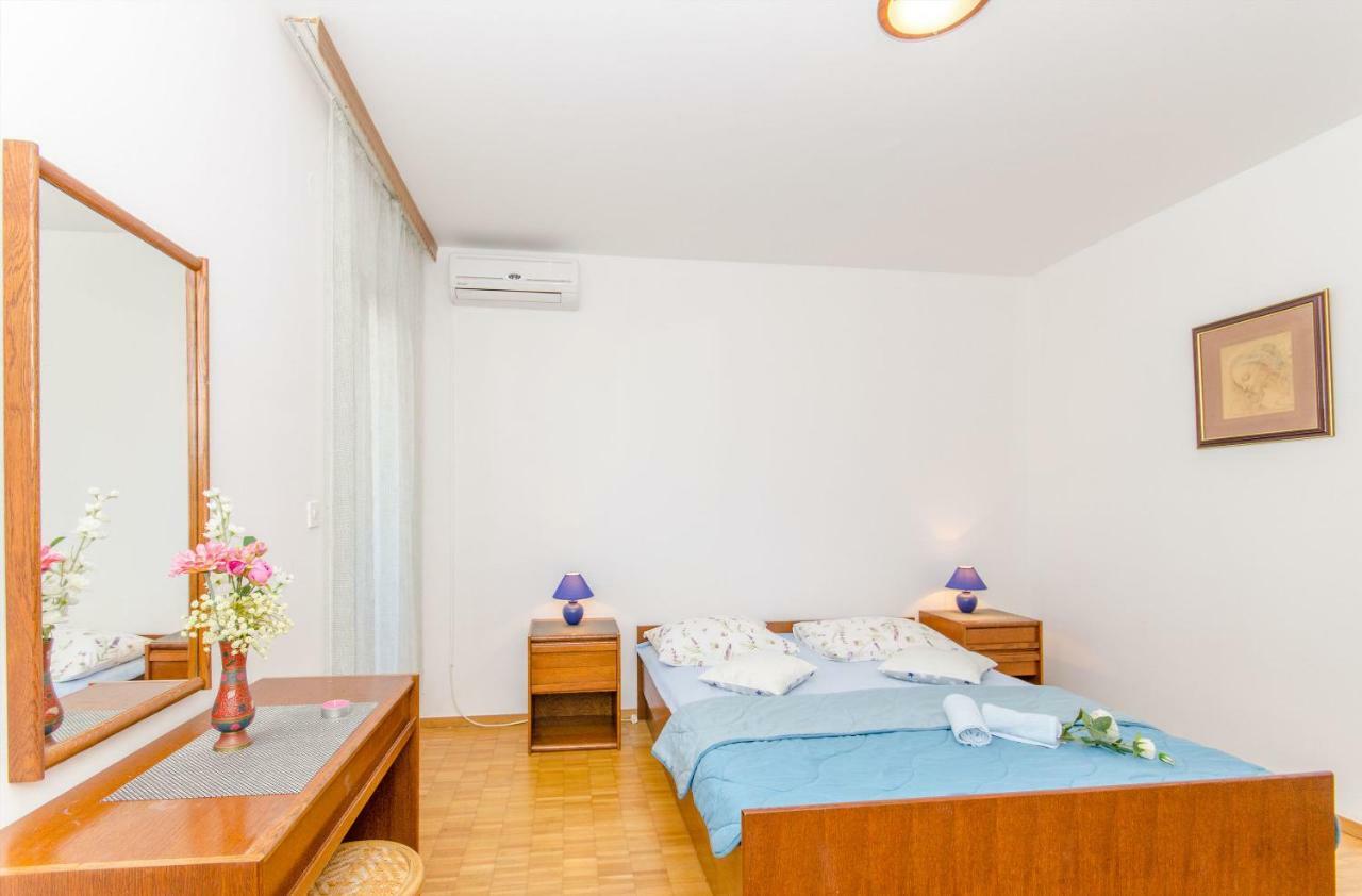 Apartments And Room Sun & Sea ポドゥゴラ エクステリア 写真
