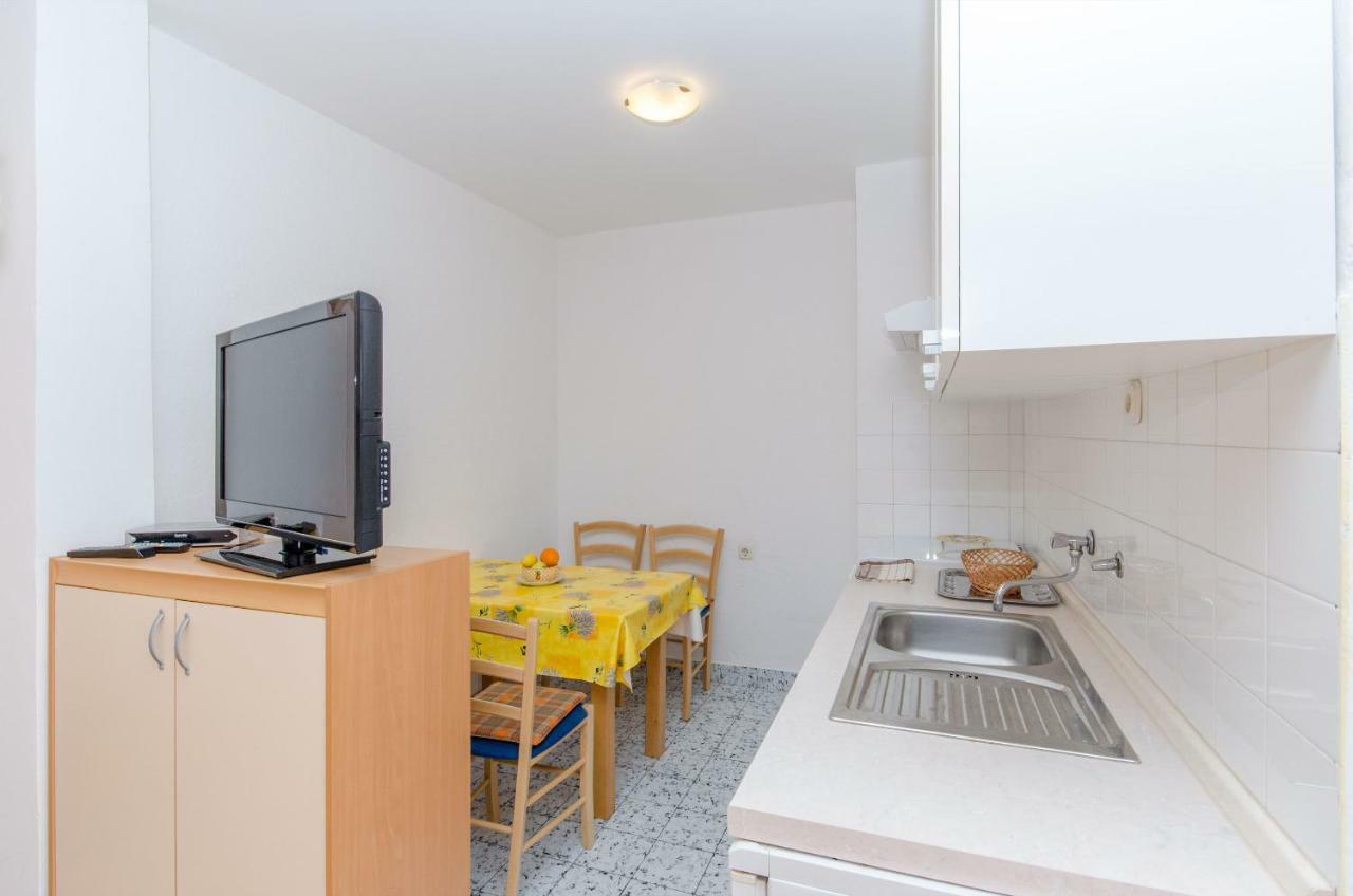 Apartments And Room Sun & Sea ポドゥゴラ エクステリア 写真